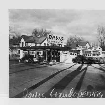 Davis Super Market 1952