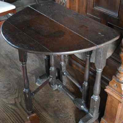 Gateleg table