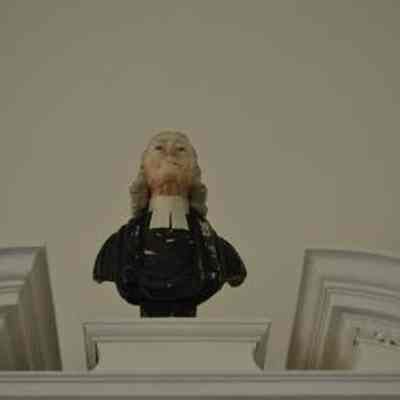 Statuette