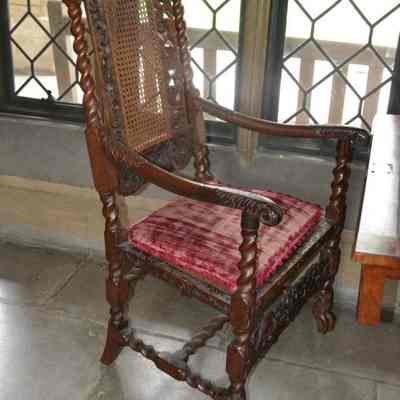 Arm chair