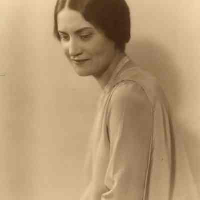 Coe_Caroline_005: Portrait of Caroline Coe