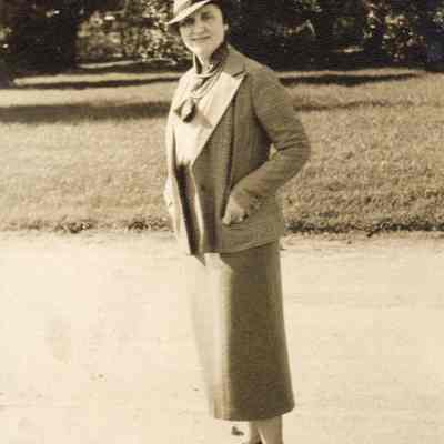 Coe_Caroline_011: Caroline Coe at Planting Fields