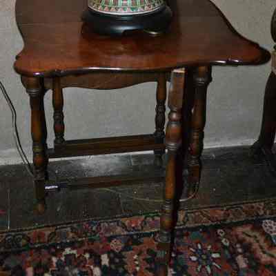 Gateleg table