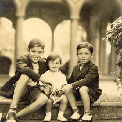 Coe_Family_030: Portrait of W.R. Coe II, Ernesto "Tino" Vitetti, and Michael D. Coe, photographed by Albert R. Dupont