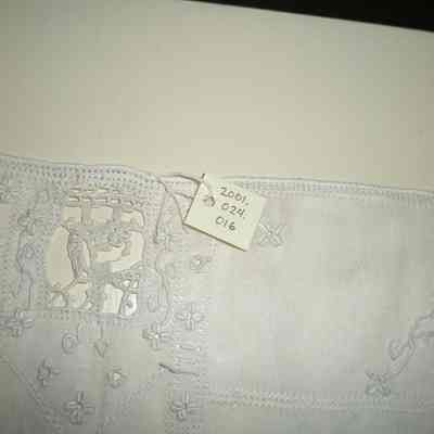 Table Runner, Maid's Room