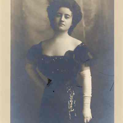 Coe_MC_005: Portrait of Mai Coe wearing evening dress and gloves, photographed by Steffens (Chicago)