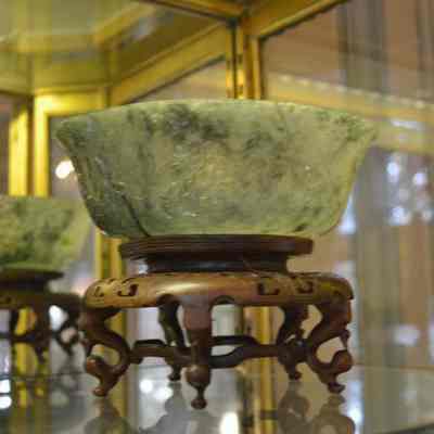 Stand with bowl