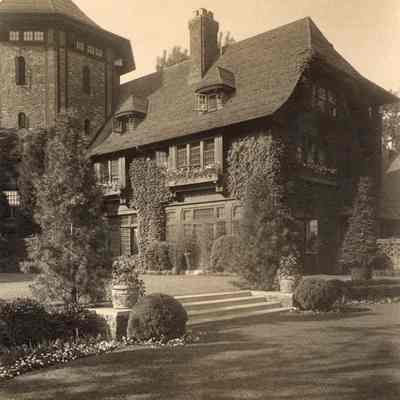 Byrne_043: Exterior of Byrne House