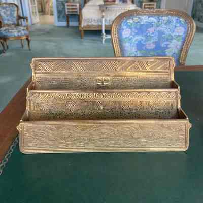 Letter holder