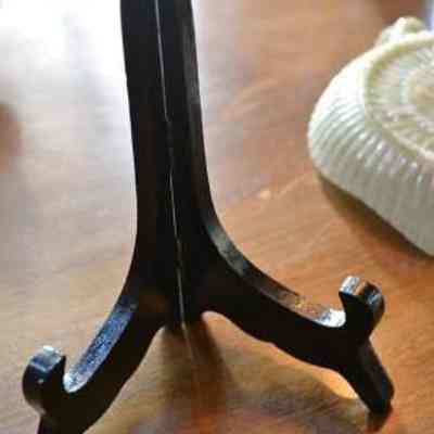 Stand for oval tray