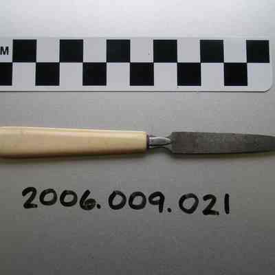 File, Nail