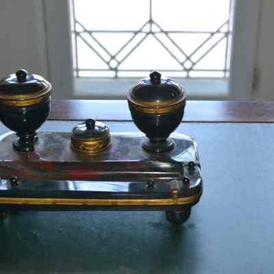 Ink well