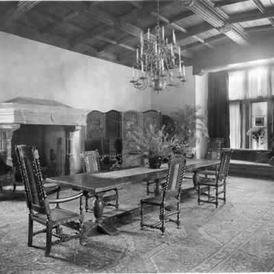 Nassau County MEH photo, chandelier without shades