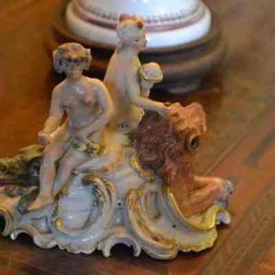 Figurine