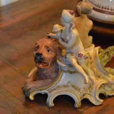 Figurine