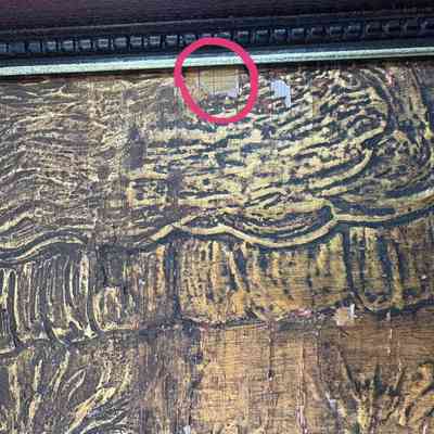 August 2025 noting previous repair (inpainting) Red areas show where gold paint has been lost, white areas show where all gesso, red wash, and gold paint have been lost