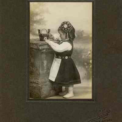 Coe_Natalie_014: Portrait of Natalie Coe in folk costume, photographed by Robbins