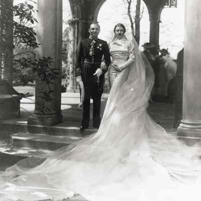 Coe_Natalie_028: Wedding photo of Natalie Coe and Leonardo Vitetti on the south portico at Planting Fields