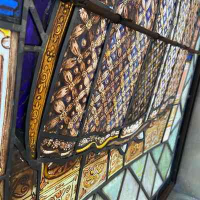 Photo showing glass warping, taken March 2025
