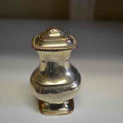 Salt and peper shaker