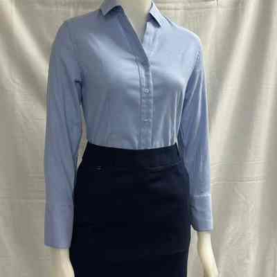 Luly Yang button-up long-sleeved blouse (size S)
Luly Yang dark blue skirt (size XSM)