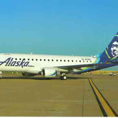 Postcard: Alaska Skywest EMB-175