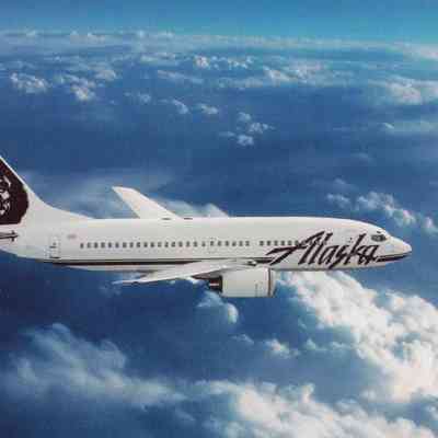 Postcard: Alaska Airlines 737-700 MD80