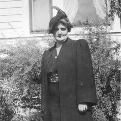 Portrait Beryl MacDonald