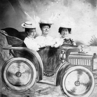 Grace Boulton McKinley, at right, with two unidentified women.