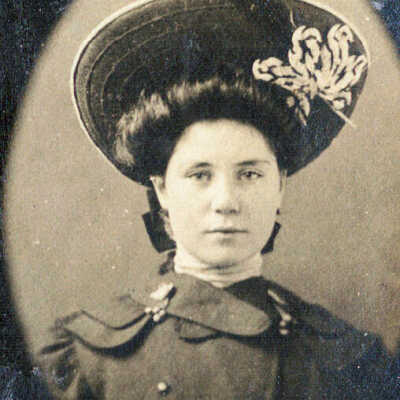 Photograph Unidentified Woman in Hat