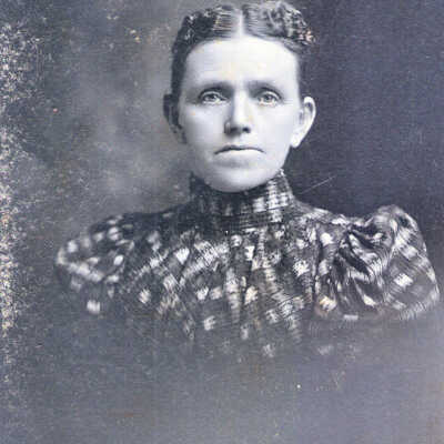 bust of woman, unidentified