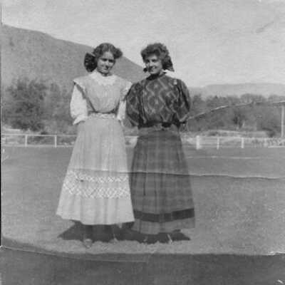 Unidentified young women: Origformat: Print-Photographic; Resolution: 100