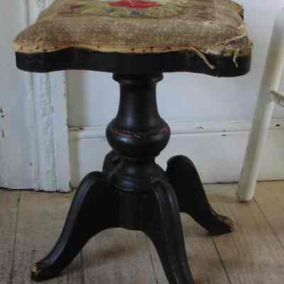 Stool, Piano