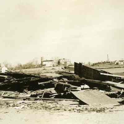 Debris on shore of Little Narragansett Bay