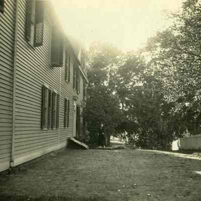 Side/back view of house "The Hill"