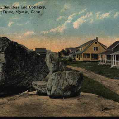 Lord's Point, Boulders and Cottages along Point Drive