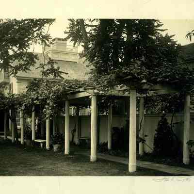 35 Grand Street, Stonington CT covered walkway
