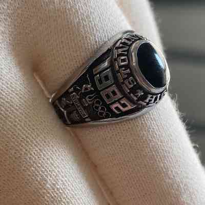 Stonington High School Class Ring, 1982