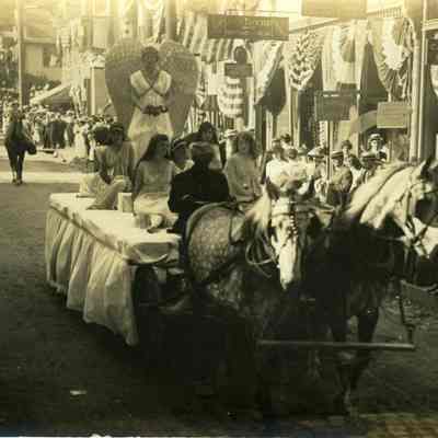Victory float 1914 Parade