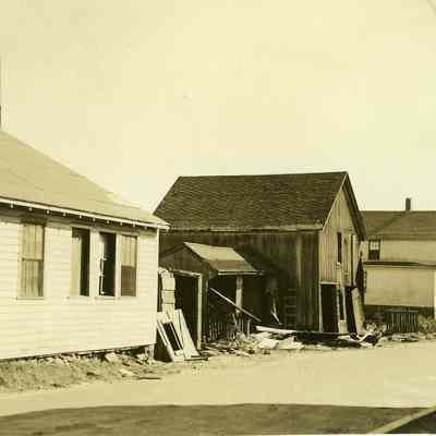 Damaged and destroyed houses