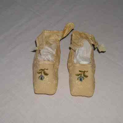 Shoe