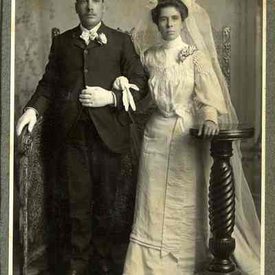 Unknown couple bridal picture