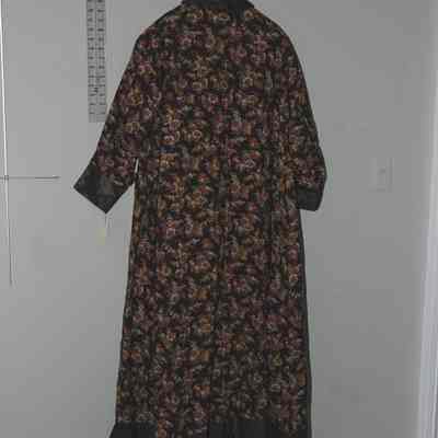 Gown, Dressing