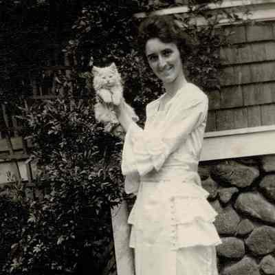 Mildred "Midge" Lanphear Perry, c. 1920