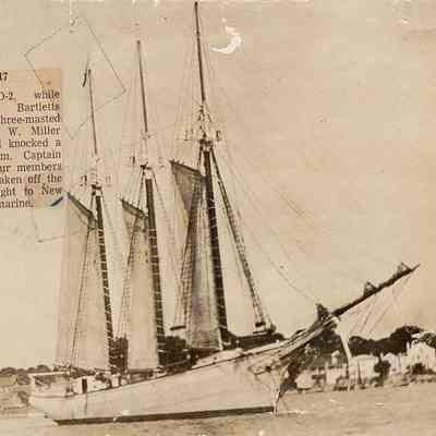 Photograph of the William H. Draper at anchor, Stonington CT