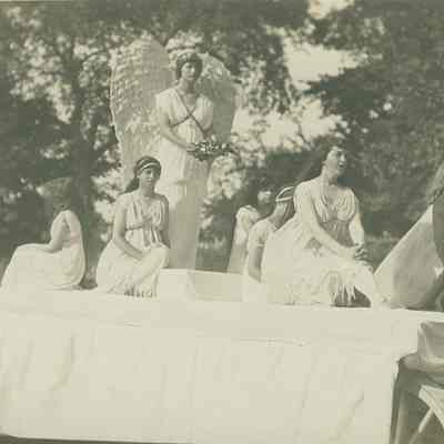 Victory symbolized by Edith Simmons