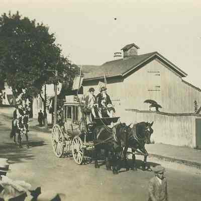 Colonial Coach