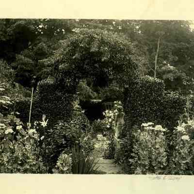 35 Grand Street, Stonington CT garden view