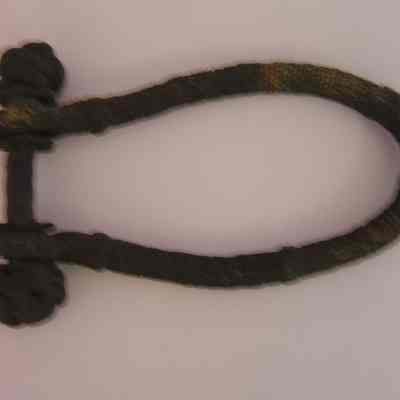Shackle