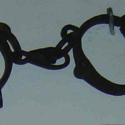 Handcuff